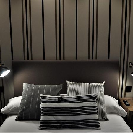 Apartamentos Las Agueeras Linares  ภายนอก รูปภาพ